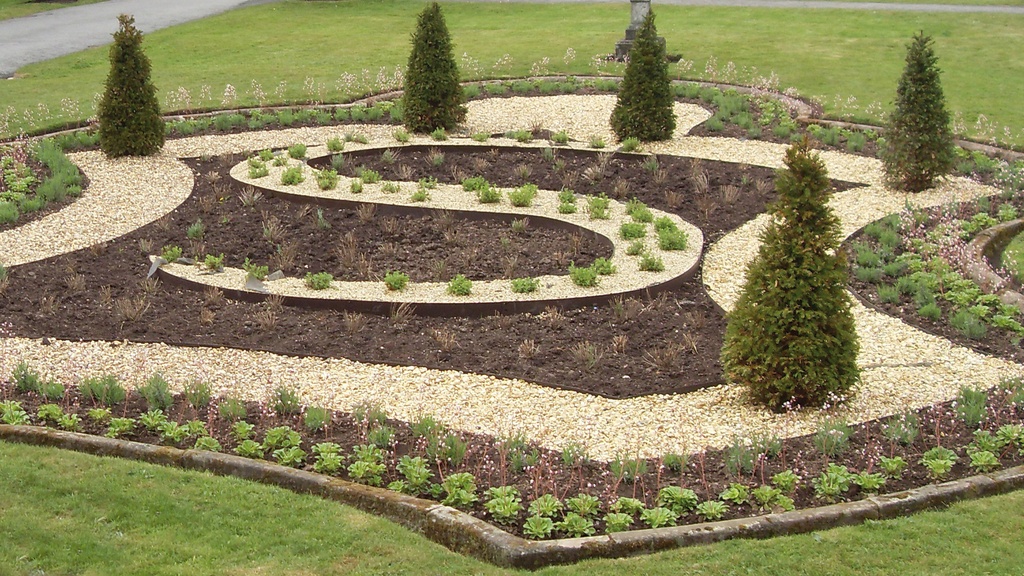 Randbegrenzung Stahl feste Zacken, verzinkt, 2.5 mm x 10 cm, 225 cm lang