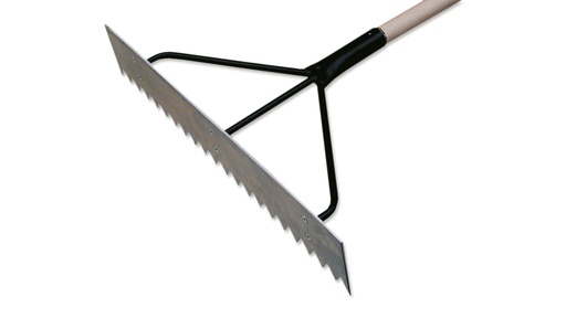 Teerkrücke gezahnt, 80 cm breit, mit Stiel 170 cm